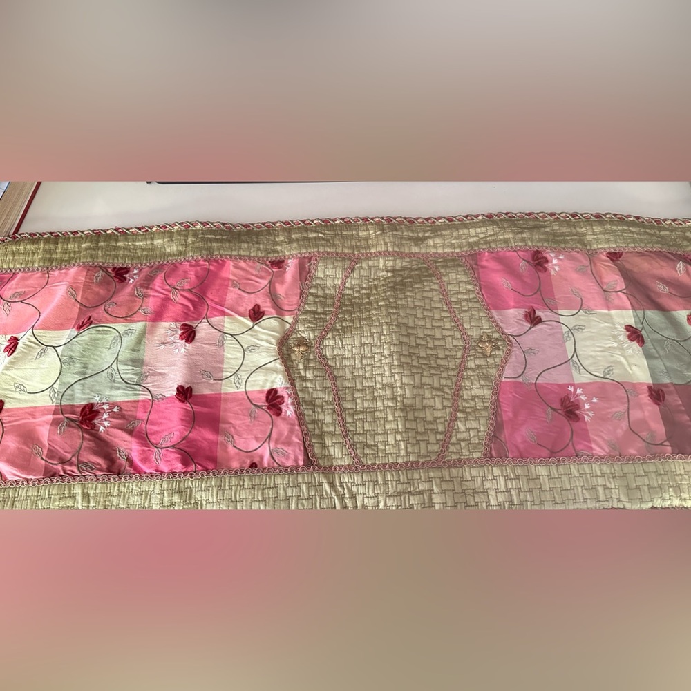 Quilted Embroidered Brocade Silk Blend Table Runner Rope Cord Trim Tassels Bees